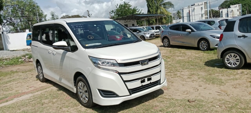 toyota-noah-2018-for-sale-canon-motors-kenya